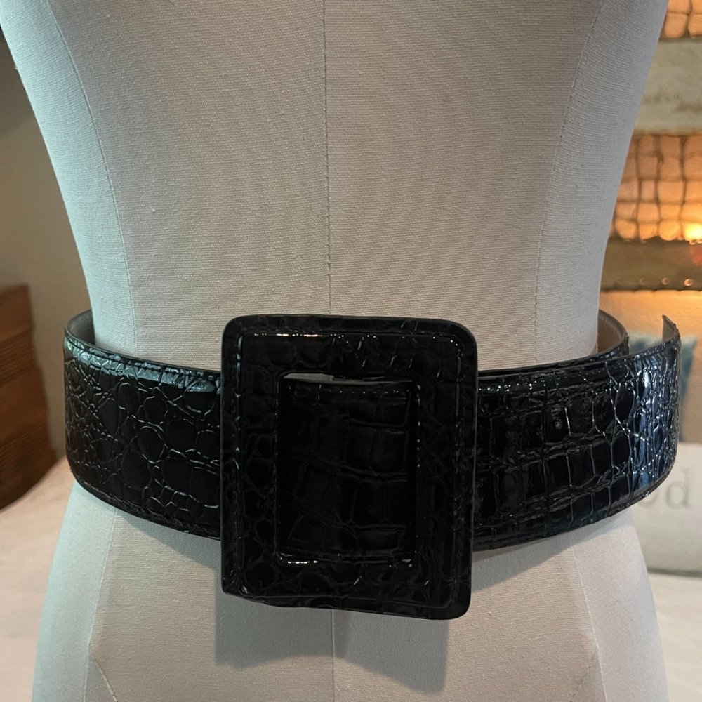 Betsey Johnson SM Leather 2.5 inch patent black belt